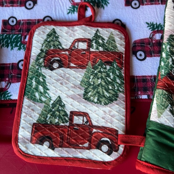 Vintage 5x Christmas Red Truck Kitchen
Decor - Picture 5 of 6